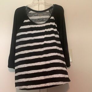 New Directions Women’s lightweight cotton top. XL